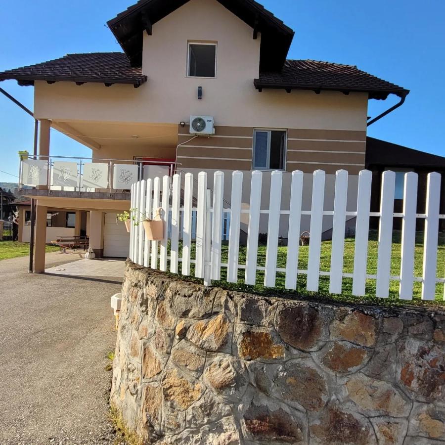 ורדניק Apartmani Apolon מראה חיצוני תמונה